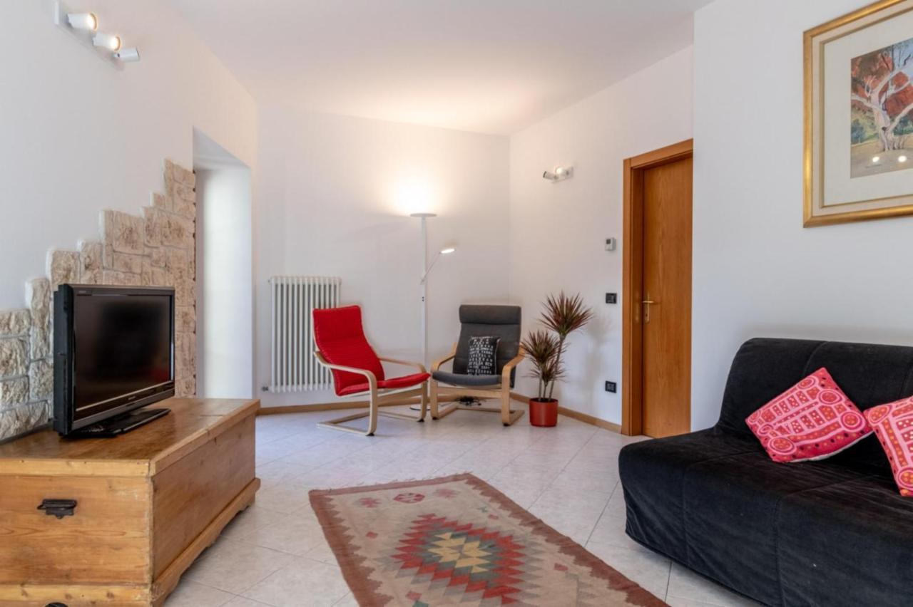 Casa Al Castello, Calliano Ospitar Kültér fotó
